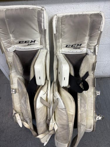 35" CCM Retro Flex Goalie Leg Pads (Used)