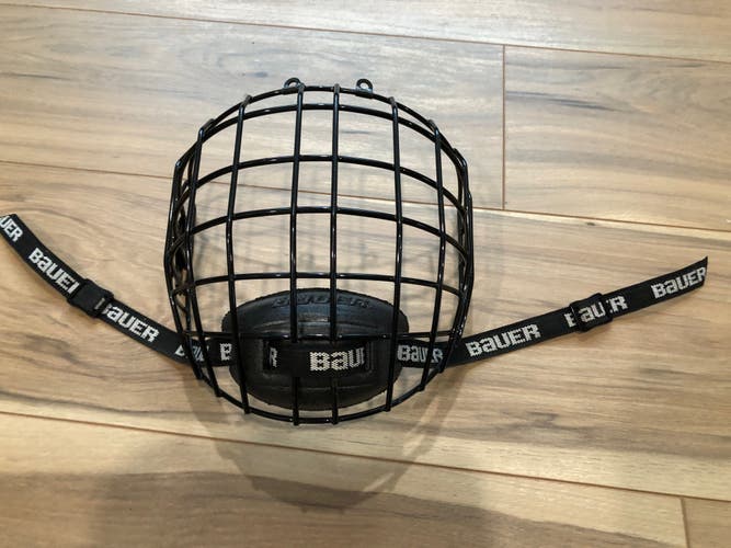 Large Bauer FM2000L Full Cage (Used)