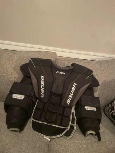 Small Bauer GSX Goalie Chest Protector (Used)