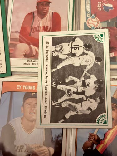 Baseballs cards lot of 4