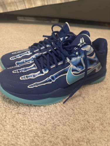 Men's Size M 12.0 (W 13.0) Nike Kobe 6 Shoes (Used)