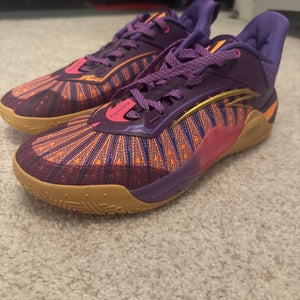 Men's Size M 12.0 (W 13.0) Nike Kyrie 5 Shoes (New)