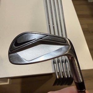 Nike Vapor Pro Right Handed Graphite/Steel Shaft irons  (Used)