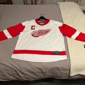 Detroit Red Wings Nicklas Lidström Autographed Fanatics Breakaway Jersey New with tags XXL