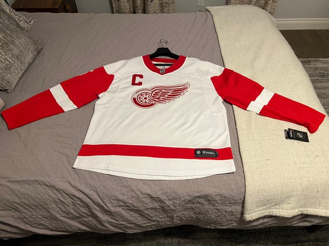 White XXL Men's Jersey (New)