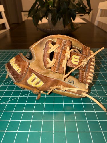 Infield RH Wilson A2000 SC86 Baseball Glove 11.5" (Used)
