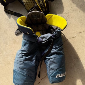 Youth Large Bauer Supreme TotalOne MX3 Hockey Pants (Used)