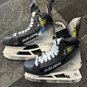 2023 Bauer Vapor Hyperlite 2 Hockey Skates 6 (Used)