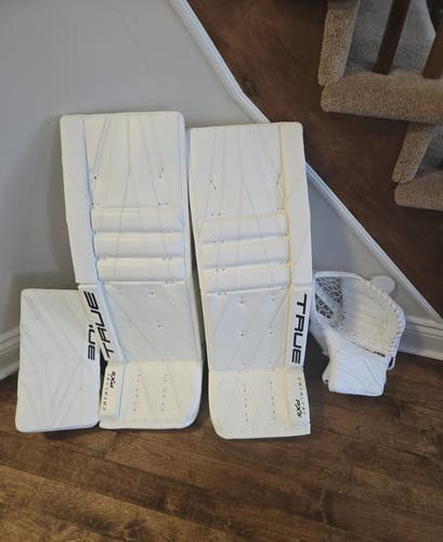 33" 2025 True Catalyst Px5 Regular Goalie Full Set Pro Stock (Used)