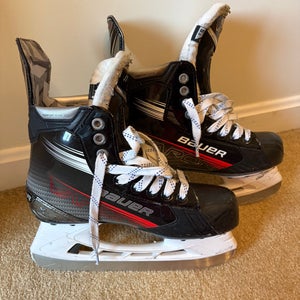 2021 Bauer Vapor 3X Hockey Skates Regular Width Size 5.5 (Used)