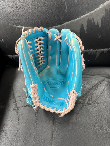 2025 Wilson A2000 RH Pitcher's Baseball Glove 12.5" (Used)