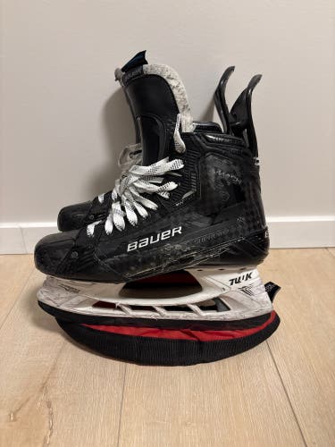 2022 Bauer Supreme Mach Hockey Skates 10.5 (Used)