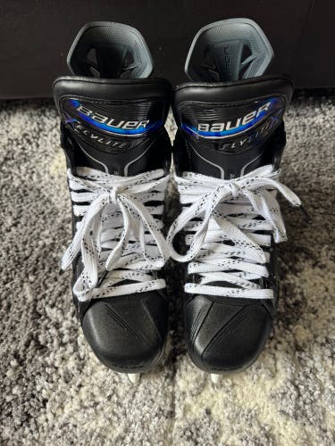 2025 Bauer Vapor Flylite Hockey Skates Regular Width 8 (New)
