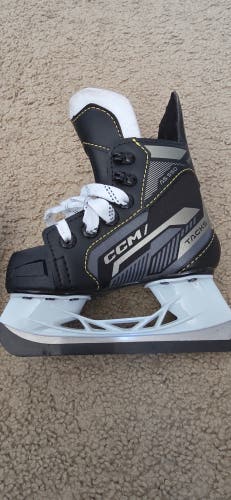 CCM AS-550 Hockey Skates Regular Width 6 (Used)