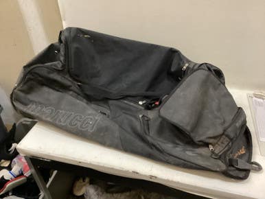 Used Marucci WHEELED CATCHERS BAG BB/SB Player Wheeled Bag Black 11725-S000496233