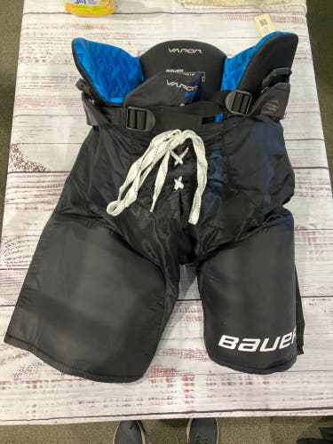 Black Senior Large Bauer Vapor Volt Hockey Pants (Used)