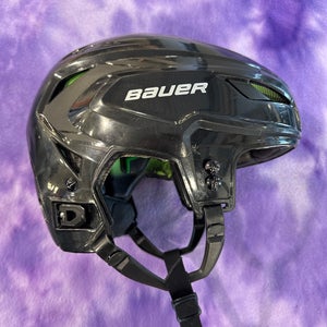 Black Medium/Large Bauer Hyperlite Helmet (Used)