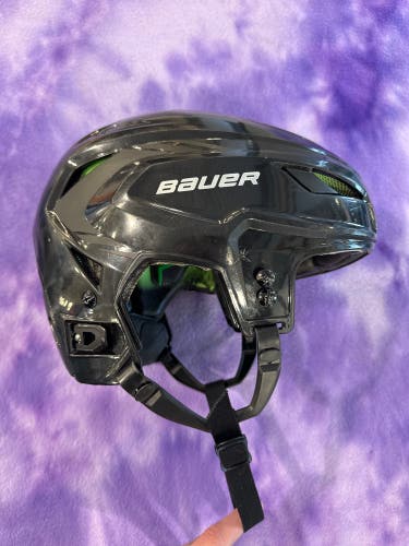Black Medium/Large Bauer Hyperlite Helmet (Used)