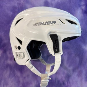 White Small/Med Bauer Hyperlite 2 Helmet (Used)