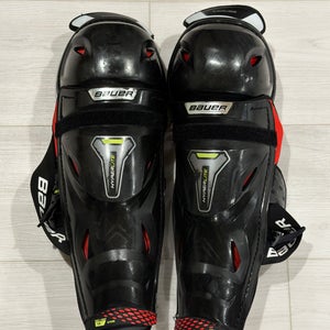 Senior Bauer Vapor Hyperlite 16" Shin Pads (Used)