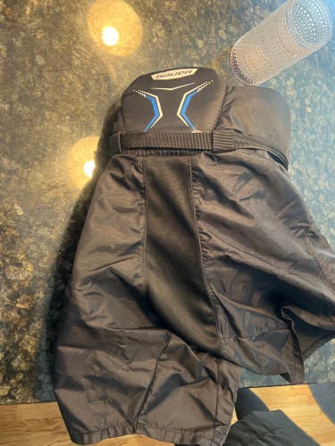 Youth Large Bauer X Hockey Pants (Used)