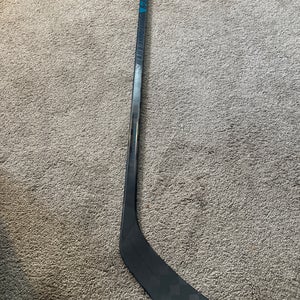 Junior CCM Vizion 40’flex Left Handed Hockey Stick P28+1/4 (New)