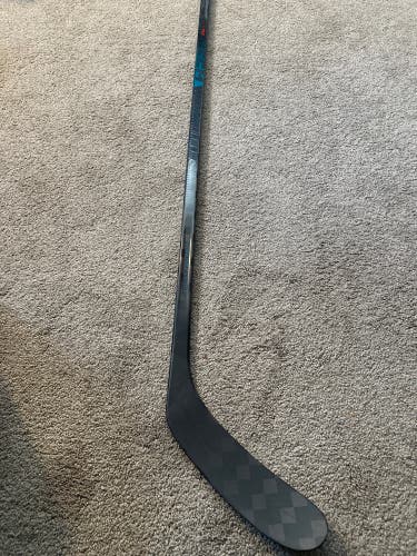 Junior CCM Vizion 40’flex Left Handed Hockey Stick P28+1/4 (New)