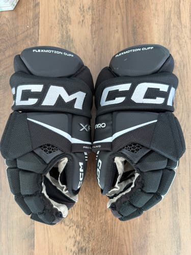 CCM Tacks XF Pro Gloves 15" (Used)