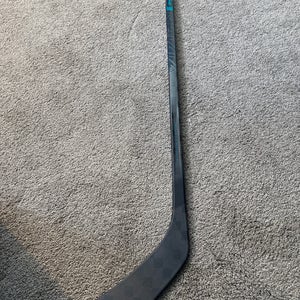 Junior CCM Vizion 50 flex Right Handed Hockey Stick P28+1/4 (New)