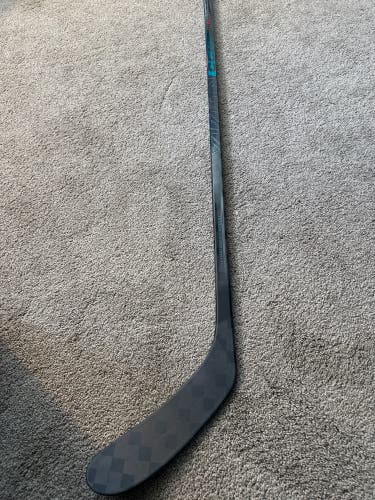 Junior CCM Vizion 50 flex Right Handed Hockey Stick P28+1/4 (New)