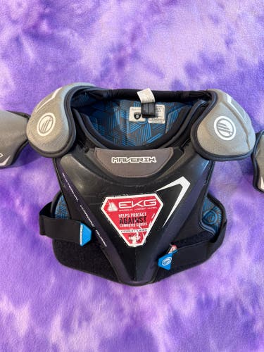 Small Youth Maverik Charger Shoulder Pads (Used)