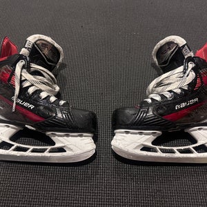 2023 Bauer Vapor X5 Pro Hockey Skates Youth 13.5 (Used)