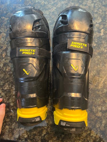 Junior Bauer Supreme Ignite Pro+ 11" Shin Pads (Used)