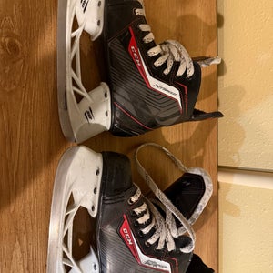 Black CCM JetSpeed 250 Hockey Skates Regular Width 13 (Used)