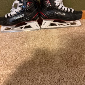 Bauer Vapor X900 Hockey Goalie Skates Regular Width Size 2 (Used)