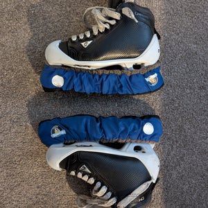 Graf DM1030 Hockey Goalie Skates Regular Width Size 5 (Used)