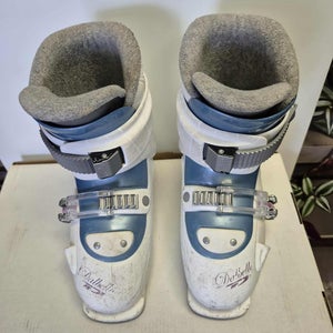 Mondo 22 & 22.5 = US size 4 Girl's Dalbello All Mountain Lilly 2 Ski Boots Soft Flex (Used)