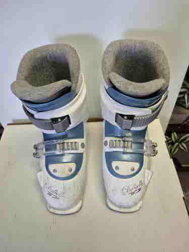 Mondo 22 & 22.5 = US size 4 Girl's Dalbello All Mountain Lilly 2 Ski Boots Soft Flex (Used)