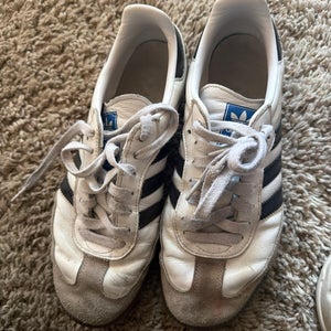 White Men's Size M 8.5 (W 9.5) Adult Adidas Samba Shoes (Used)
