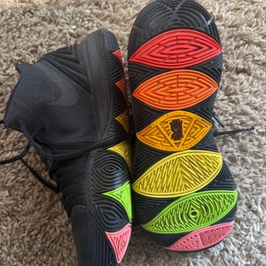 Men's Size M 9.0 (W 10.0) Nike Kyrie 3 Shoes (Used)