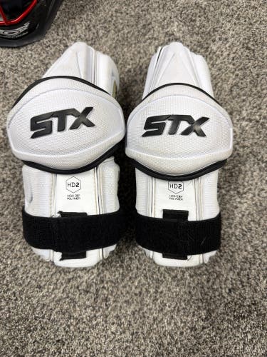 Medium Adult STX Stallion 900 Arm Pads (Used)
