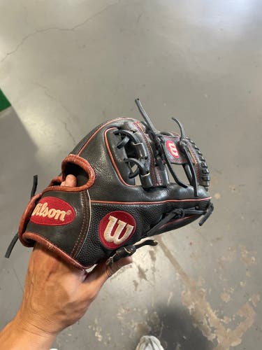 Wilson A2000 RH Infield Baseball Glove 11.25" (Used)