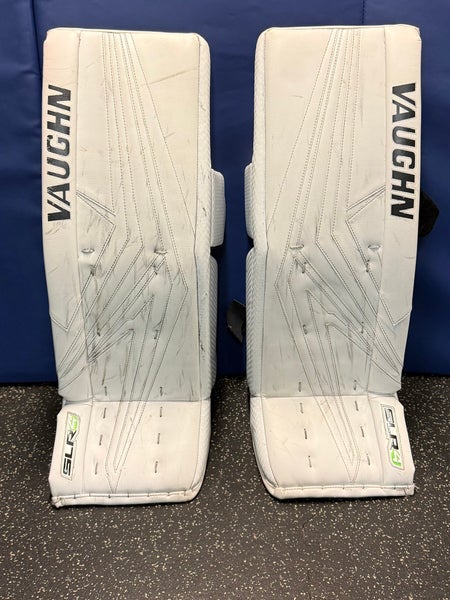 33" 2024 Vaughn SLR4 Pro Carbon Goalie Leg Pads (Used)