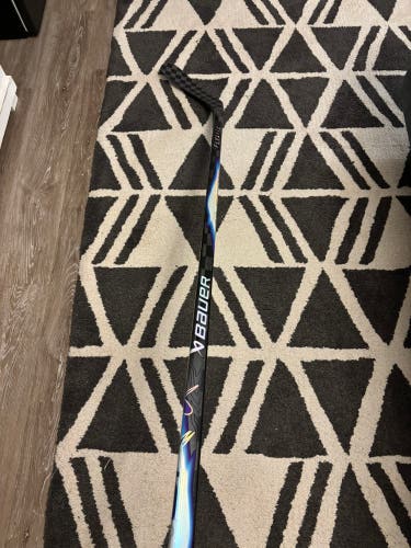Senior Bauer Vapor Flylite Left Hand Hockey Stick P92 77 Flex (Used)