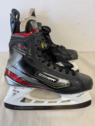 Black Bauer Vapor 2X Pro Hockey Skates Regular Width Size 5 (Used)