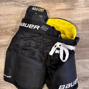 Youth Small Bauer Supreme Matrix Hockey Pants (Used)