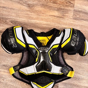 Medium Junior Bauer Supreme 2S Shoulder Pads (Used)
