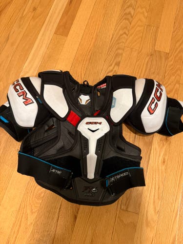Men's Large Junior CCM JetSpeed FT6 Pro Shoulder Pads (Used)
