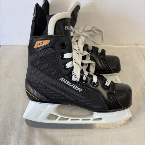 Junior Youth Size 13 Bauer Supreme 140 Ice Hockey Skates