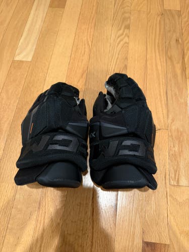 CCM Tacks XF Pro Gloves 13" (Used)